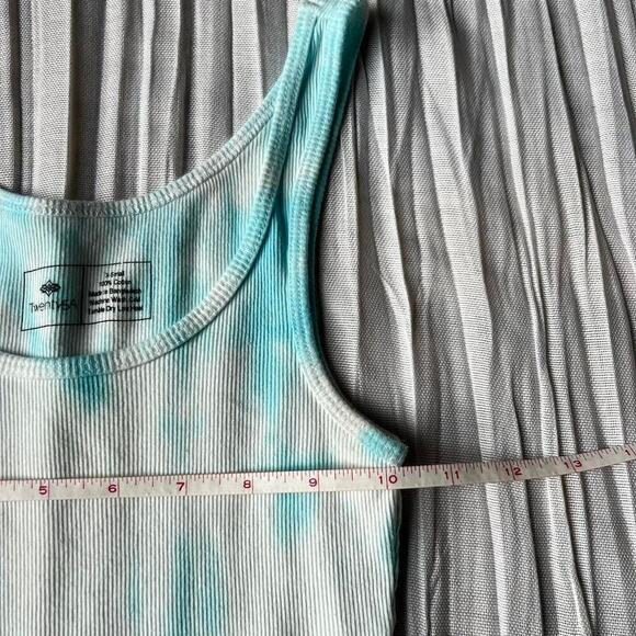 Blue and white tie dye tank top - Picture 2 of 5
